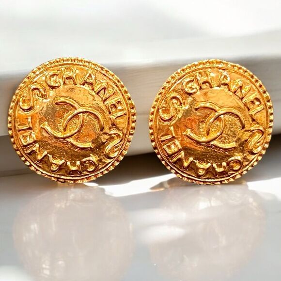 CHANEL
Goldtone Chanel CC Logo Stamp Clip-On Earrings - Picture 1 of 4
